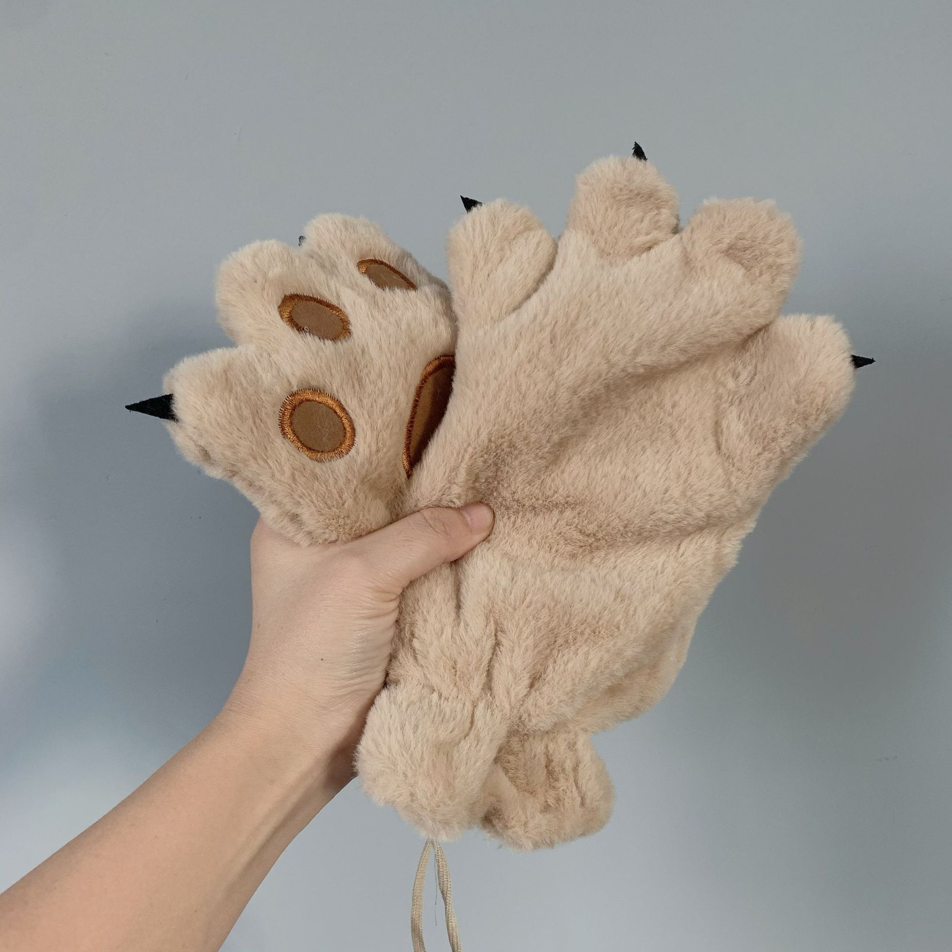 

Japanese cute cartoon bear claws plush gloves women winter warm plush thickened outdoor riding skiing couple tide One Size хакі