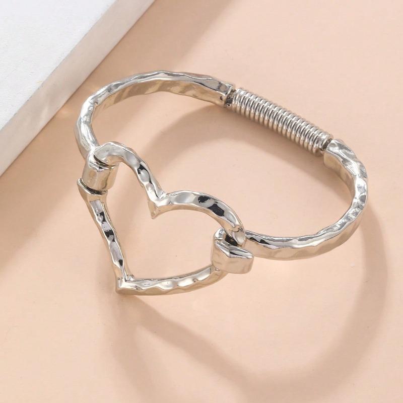 1pc European And American Style Fashion Alloy Open Heart Shaped Bracelet For Women, Versatile Street Style Web Celebrity Hand Chain Valentines
