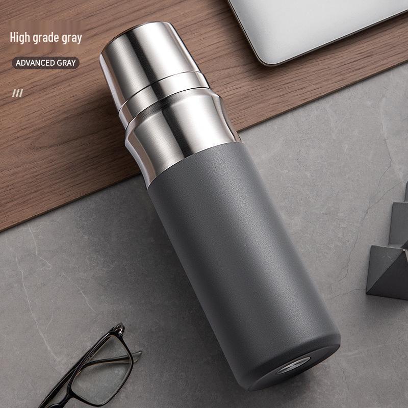 

Премиальная изолированная чашка для воды из нержавеющей стали 316 - Полностью стальная, портативная для автомобиля или личного использования 550ml