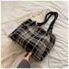 Large Capacity Plaid Street Style Tote Bag For Women With High-end Feel 2023 New Autumn Winter Handbag