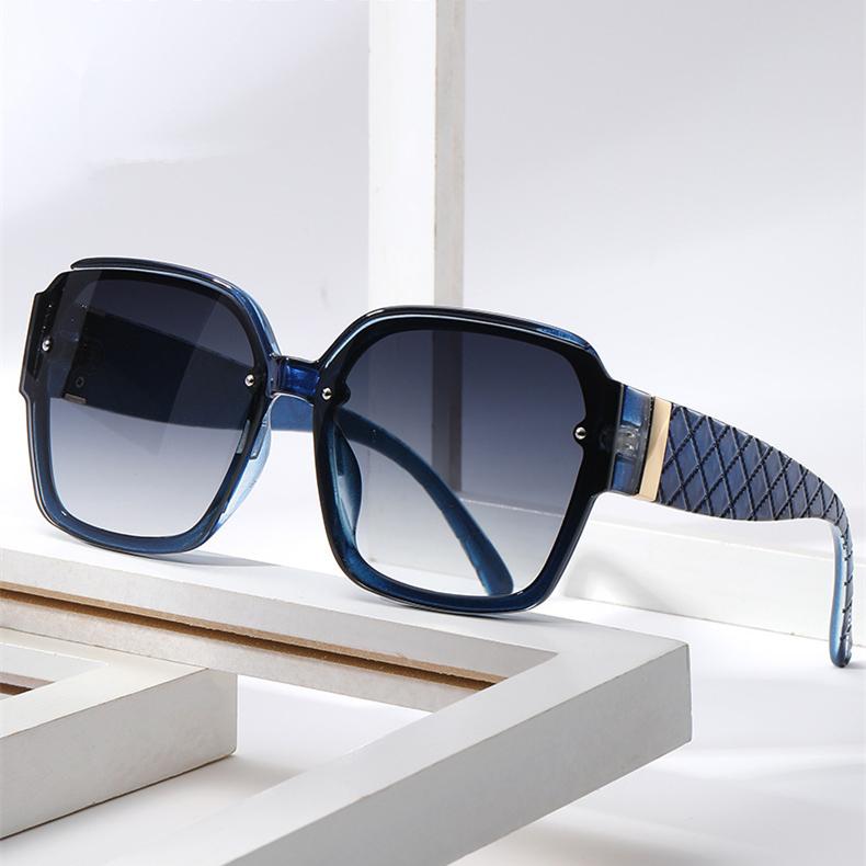 Classic Rivet Vintage Square Sunglasses Women For Men Luxury Brand Designer Trendy Punk Shades Rhombus Eyewear Sun Glasses UV400