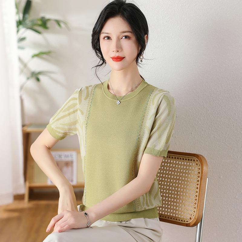 Mom's Elegant Summer Top: Ice Silk Knit Short Sleeve T-Shirt for Women with a Slimming Design
