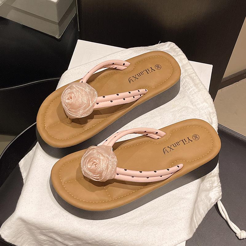 Hochwertige, niedliche KT-Katzen-Flip-Flops für Damen-Oberbekleidung im Sommer 2025, die neuen vielseitigen, lässigen Strand-Soft-Bottom