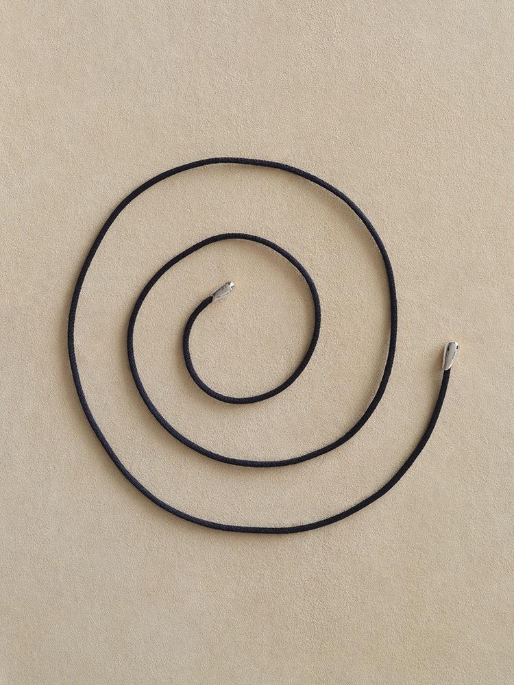 Adjustable Japanese-Style Choker: Versatile Collarbone Chain with Simple Design