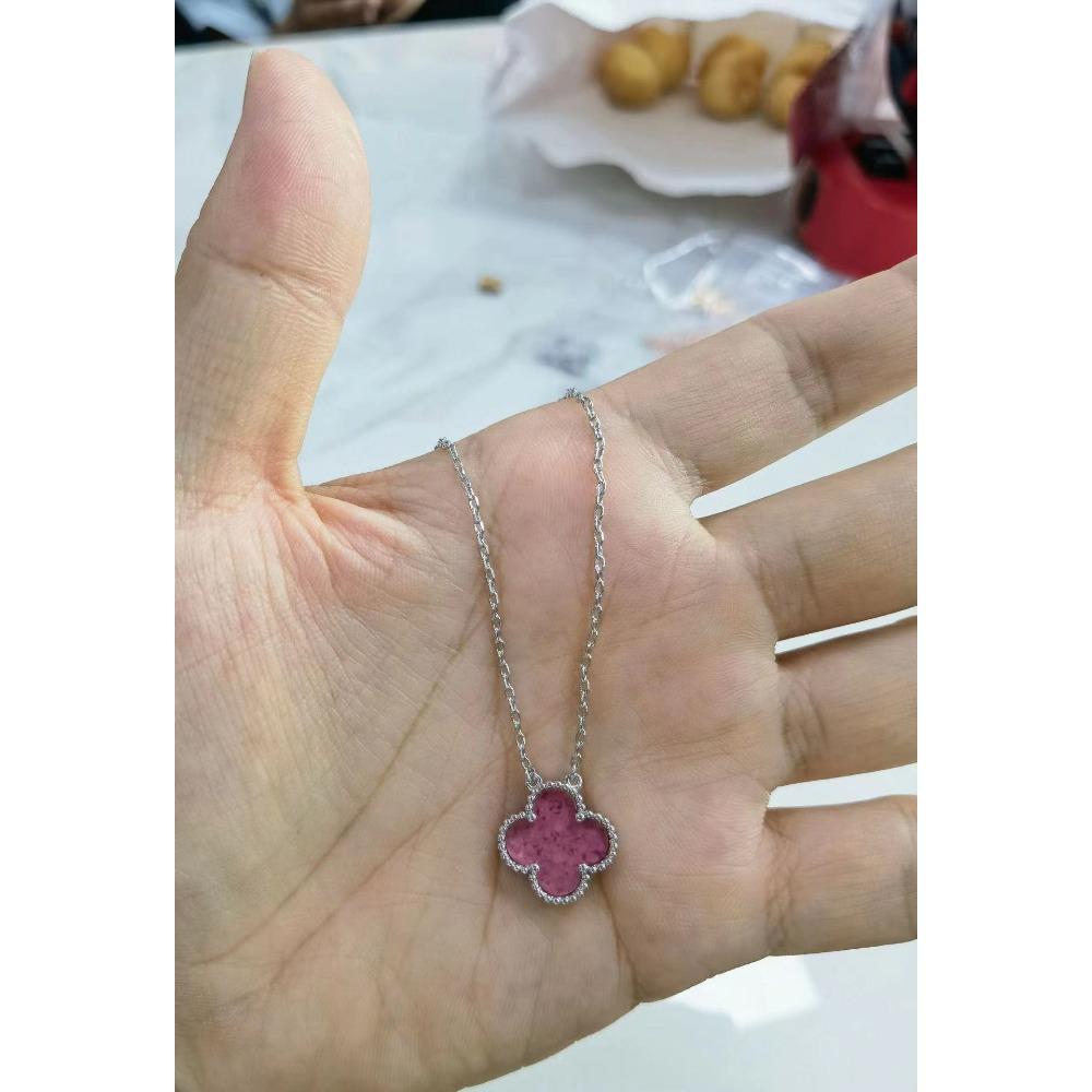 High-end Four-leaf Clover Necklace for Women 18K Rose Red Chalcedony Agate Natural White Shell Pendant Clavicle Chain