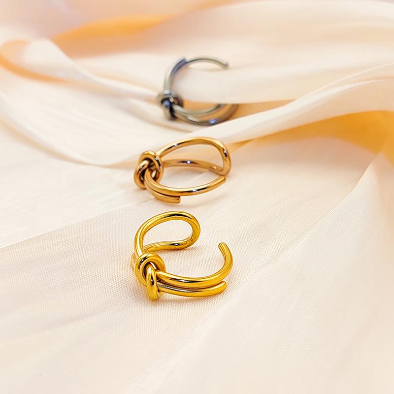 Inel din oțel inoxidabil eManco Fashion: Inel modern din titan placat cu aur de 18K de la Niche Design