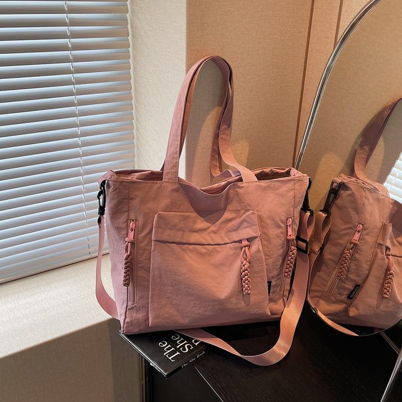 Light And Large-Capacity Nylon Cloth Bag Women'S Leisure Shoulder Commuter Tote Bag Versatile Student Class Messenger Bag