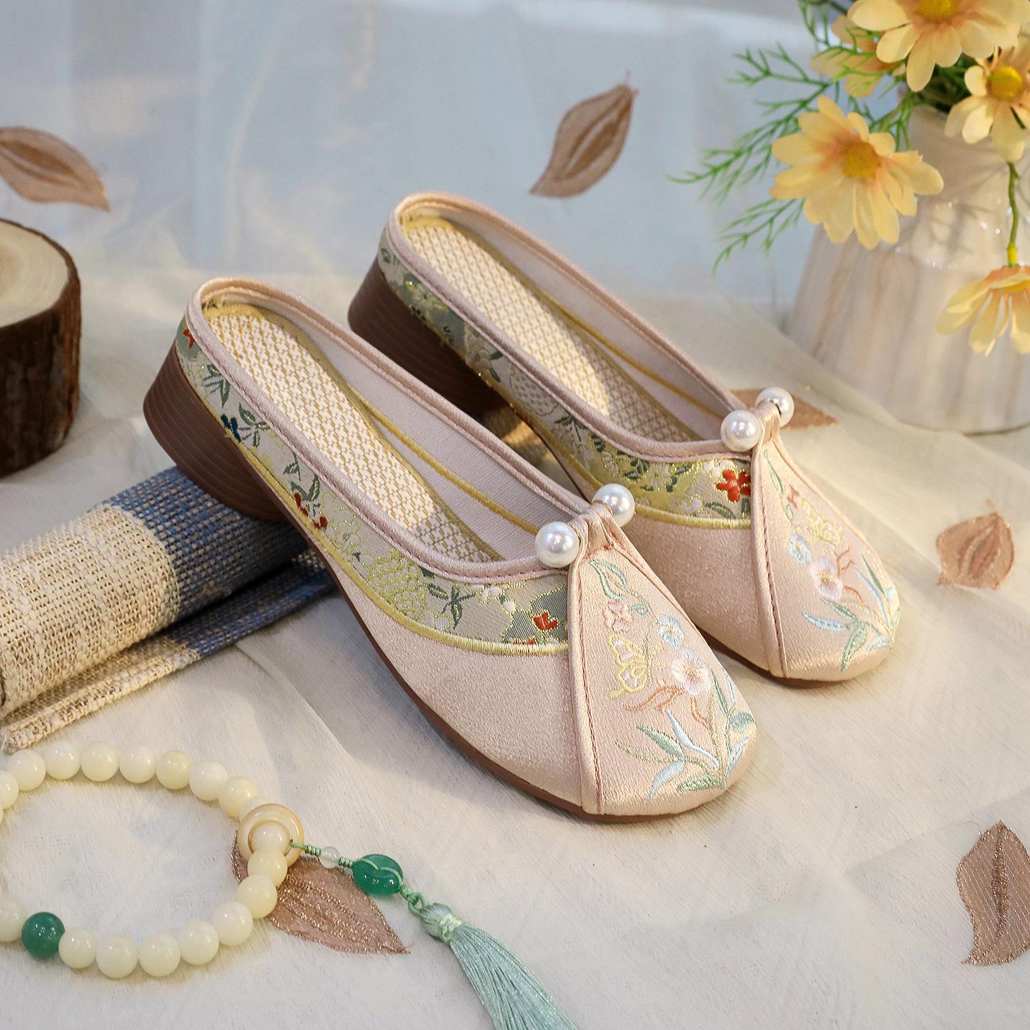 

Тапочки Yuhuan, новые вышитые домашние на плоской подошве в этническом стиле, сшитые из ткани, Guochao этнический стиль, вышитые тапочки 40 шампанского