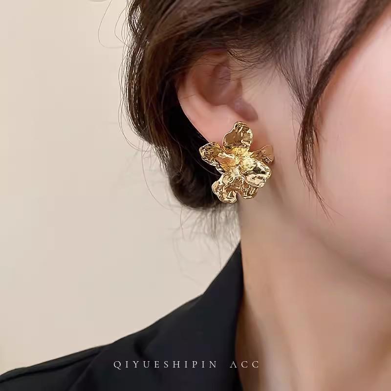 

2025 High-End Silver Flower Earrings - Spring & Summer Collection for Women