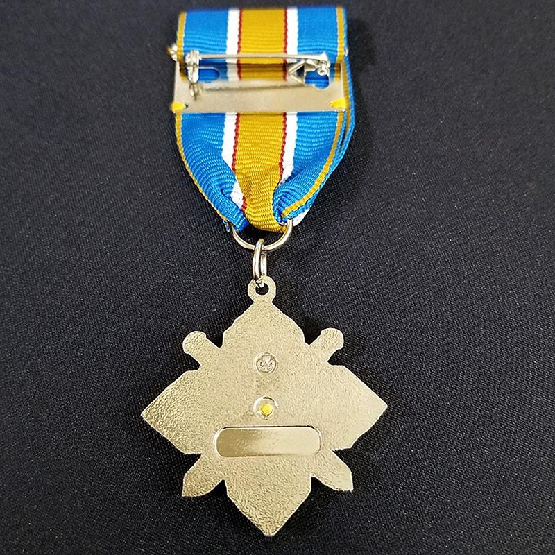 1Pc Ukraine Cross Metal Badge Copy Metal Badges Uniform Accessories Photography Propsmedal Of Courage, Military Merit Collection