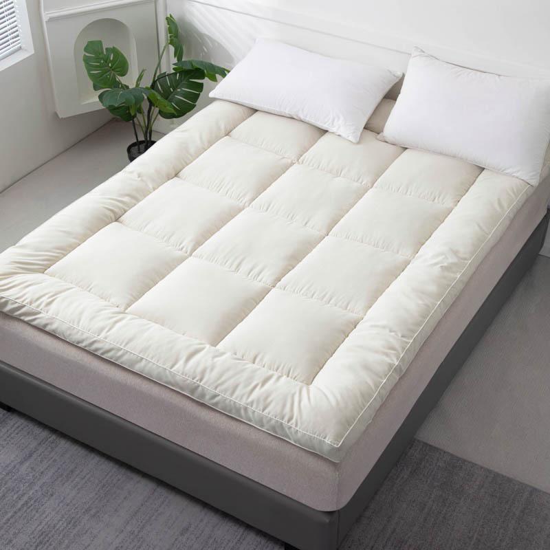 Solid Color Soft Cotton Quilt Mattress Sheet for Full Bed - Skin-Friendly and Ideal for Dorms