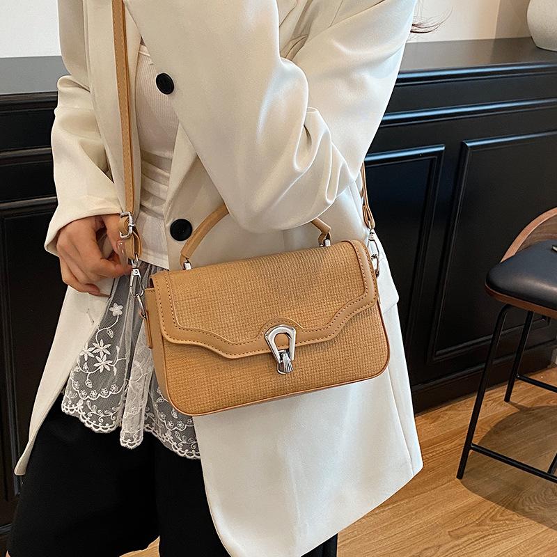 New fashion portable small square bag women's 2025 trendy versatile shoulder bag casual simple messenger women's bag