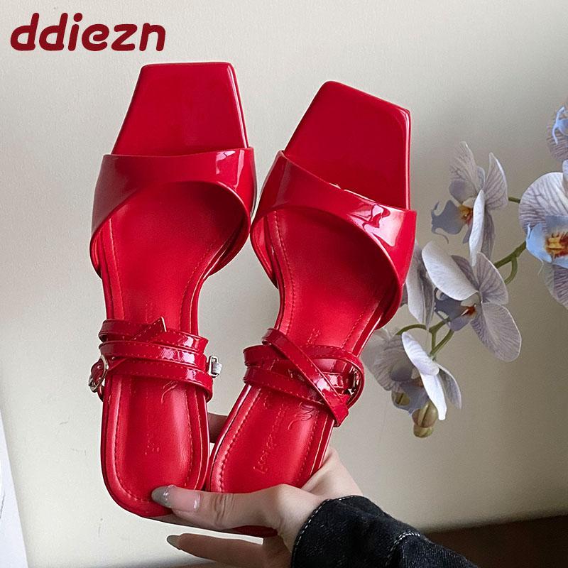 Mode 2025 Neue Mode Knöchelriemen Damen High Heels Pumps Schuhe Weiblich Eckige Zehenpartie Schuhe Flach Party Damen High Heels Schuhe