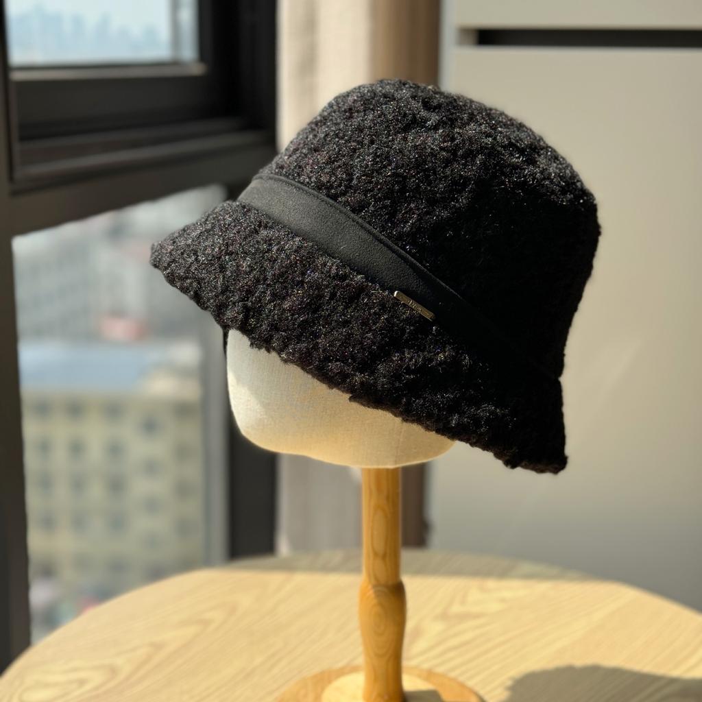 New Hat Women's Winter Warm Lamb Wool Fisherman Hat Showing Face Small Retro Japanese Style Niche Plush Velvet Basin Hat Trend