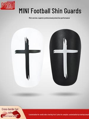 Mini Espinilleras Anticolisión Profesionales de Fútbol - Diseño de Cruz Negra, Tipo Inserción Tablero Enchufable.