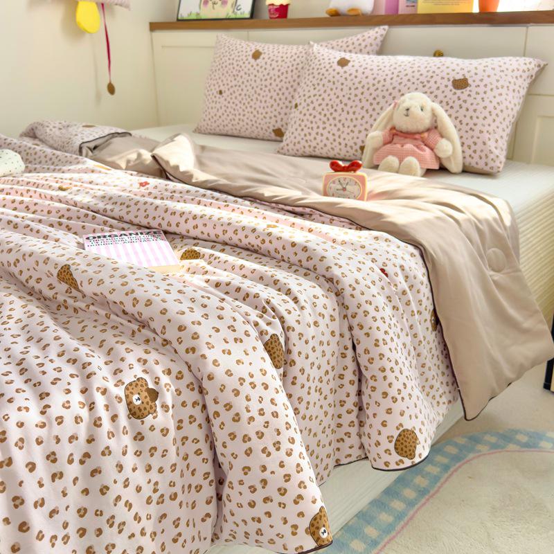 Class A Soy Fiber Double-Layer Summer Quilt with Cartoon Print - Air Conditioning Comfort Quilt, Thin & Lightweight