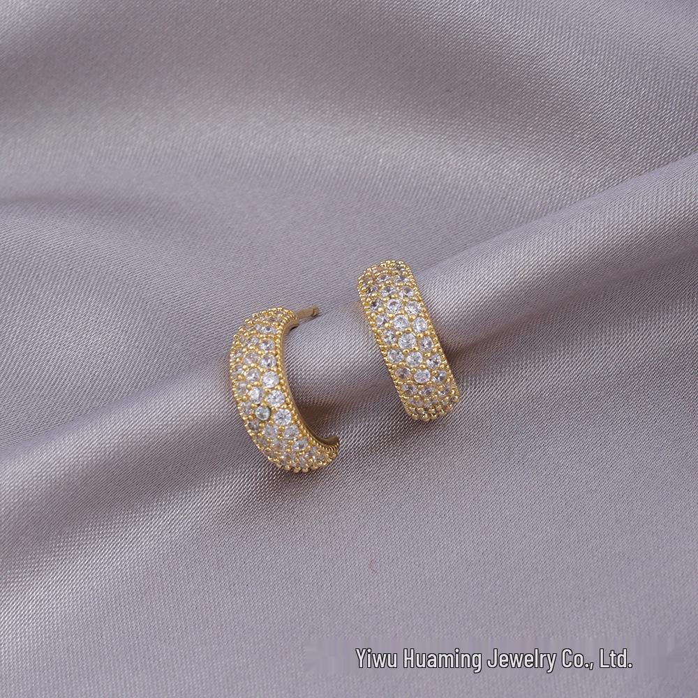 Stylish Gold Circle Ear Cuffs - Light Luxury Jewelry for Trendy Women