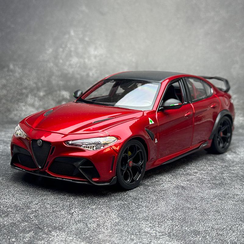 Burago 1:18 Alfa Romeo Giulia Gtam Modello Auto Sportiva in Lega Veicoli in Metallo Modello Auto Alta Simulazione Collezione Giocattolo per Bambini Regalo