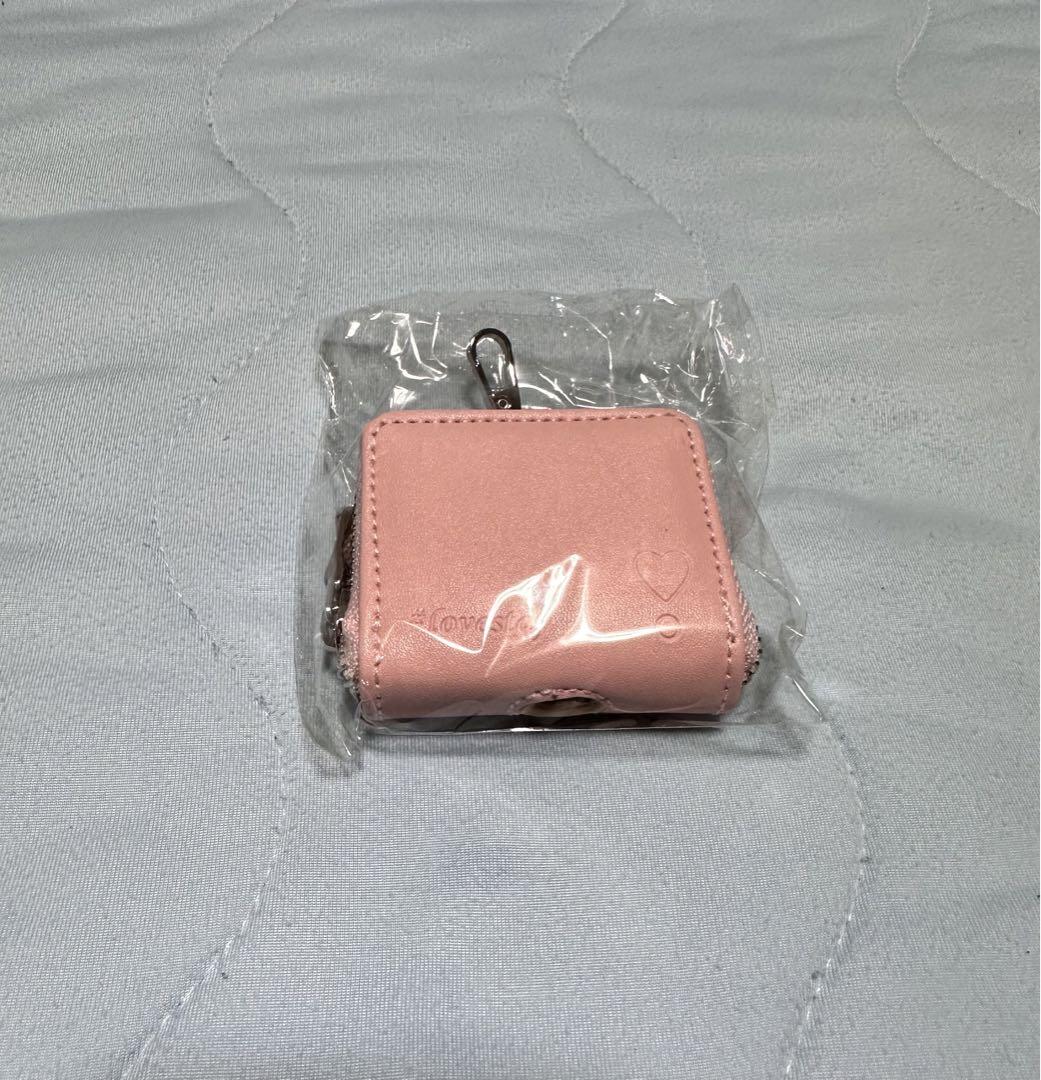 

[USED] straykids Hyunjin AirPods case
