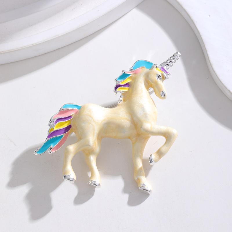 Cartoon Unicorn Enamel Horse Brooches For Women Zodiac Animal Lapel Pins Casual Party Accessories New Year Gifts Friends