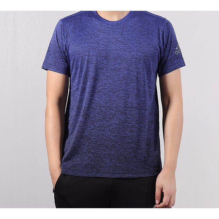 adidas T-shirts Heren Donkerblauw Ronde Hals Normale Rechte Pasvorm DZ8495