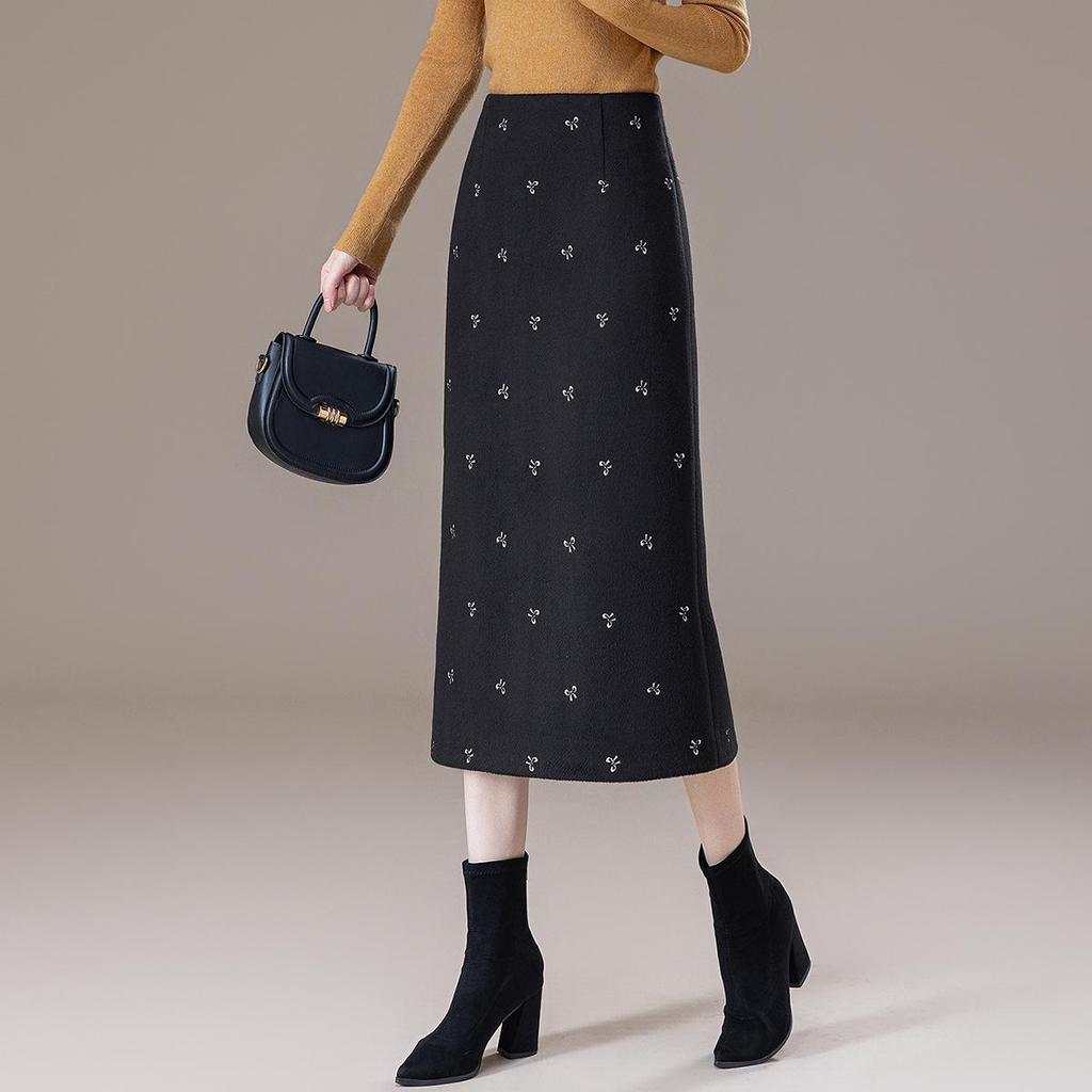 Elegant Woolen High Waist A-line Skirt with Bow Embroidery for Women - Winter 2025 Collection