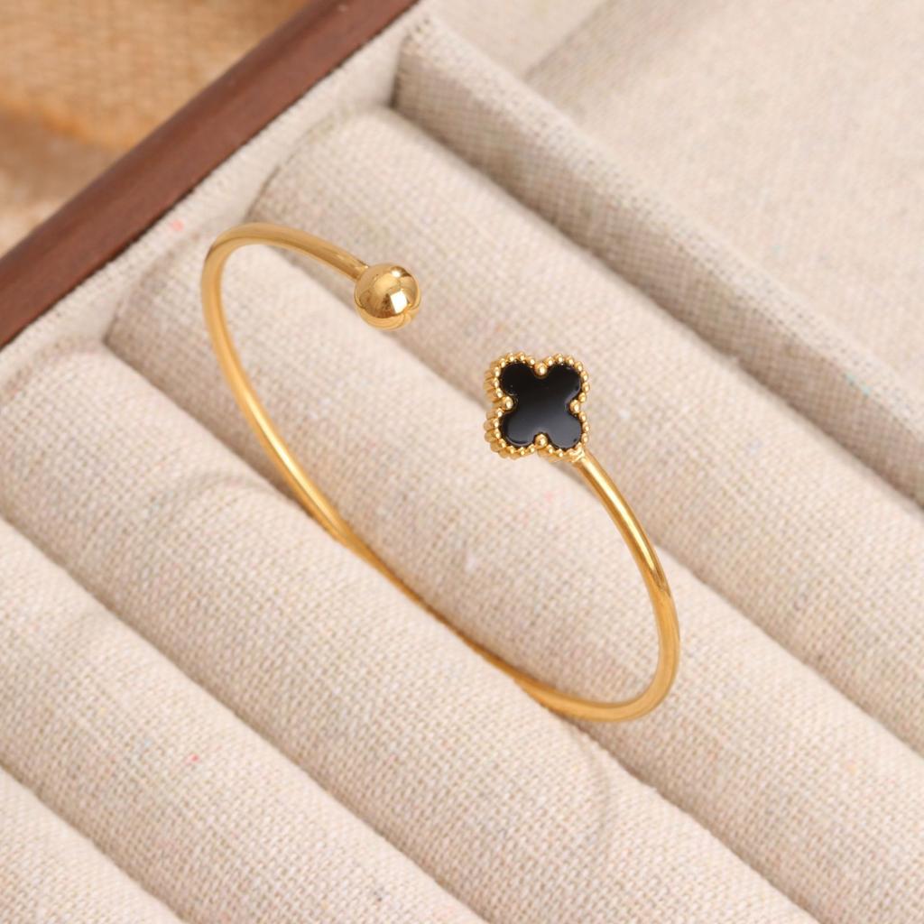 Bracelet trèfle à quatre feuilles en acier titane pour femme, bijou simple et ajustable