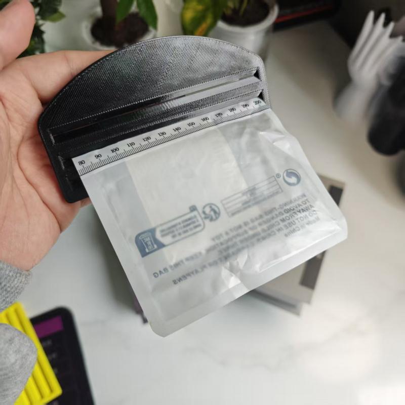 

Multi-Color Options, Portable Multi-Functional Food Squeezer, Easy To Operate, Easy To Clean, Avoids Waste