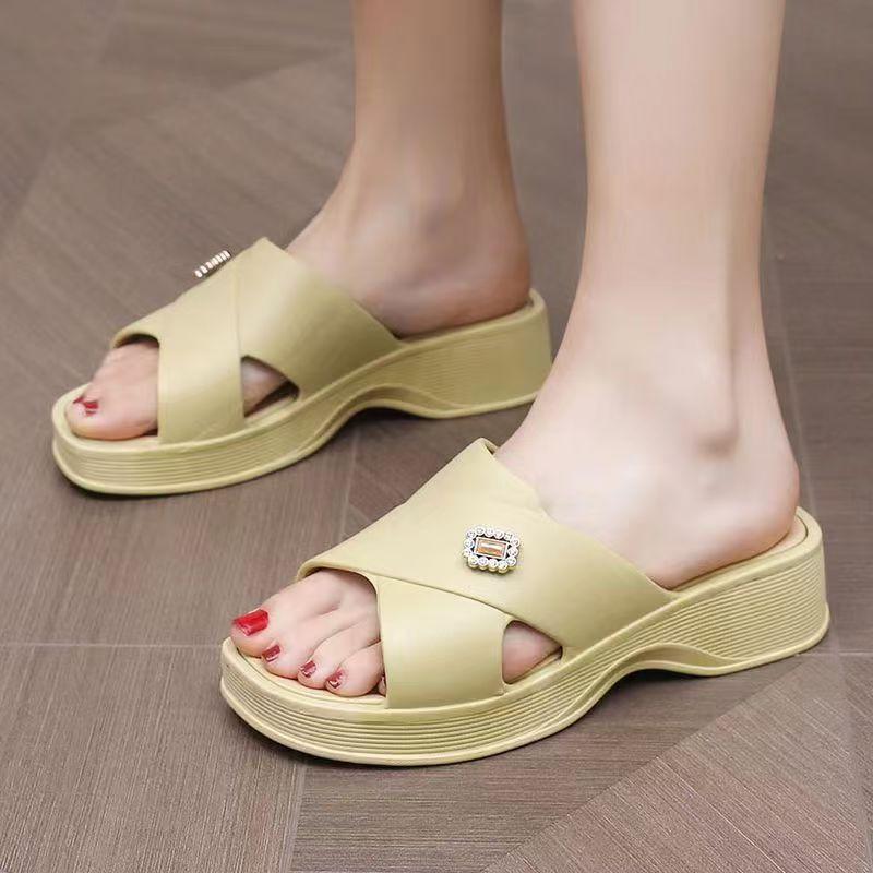 Women Shoes Summer Slippers Wear Outside Thick Sole Wedge Heels Fashion Slippers Soft Bottom Mother Shoes