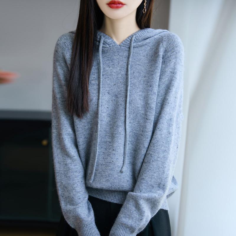 

A New Autumn and Winter Hooded Knitted Sweater with Long Sleeves for Women Featuring Soft and Warm Polka Dots As The Base Layer M