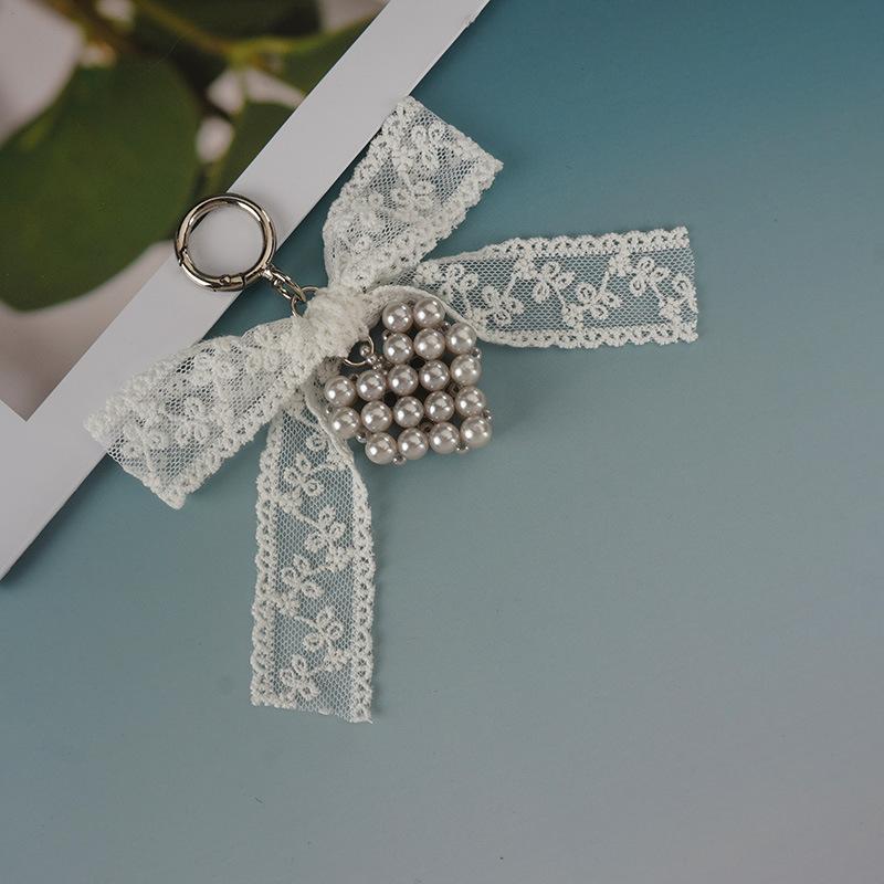 Handmade Korean Style Lace Butterfly Knot Keychain with Pearl Heart Elegant Bag Accessory Jewelry Piece from Mainland China золотой