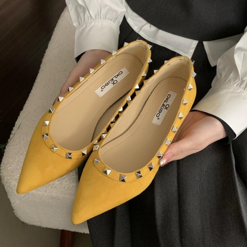 Fashion Suede Flat Shoes Spring New Pointed Head Shallow Mouth Rivet Set Foot Soft Sole Anti-slip Wear-resistant Single Shoes