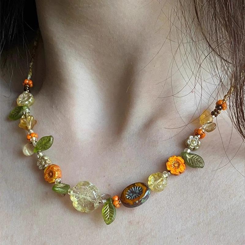 Mori Style Frische Florale Perlenkette mit Hawaiianischen Inselblättern