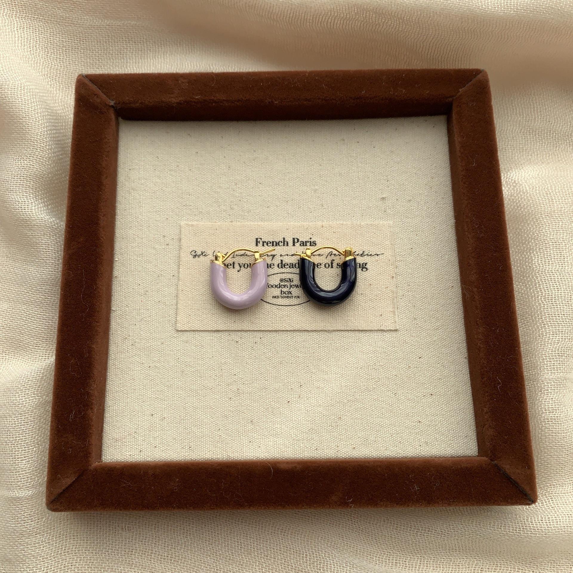 Minimalist U-shaped color contrasting earrings, ear buckles, enamel drip glaze, light French relaxation, niche versatile light luxury earrings