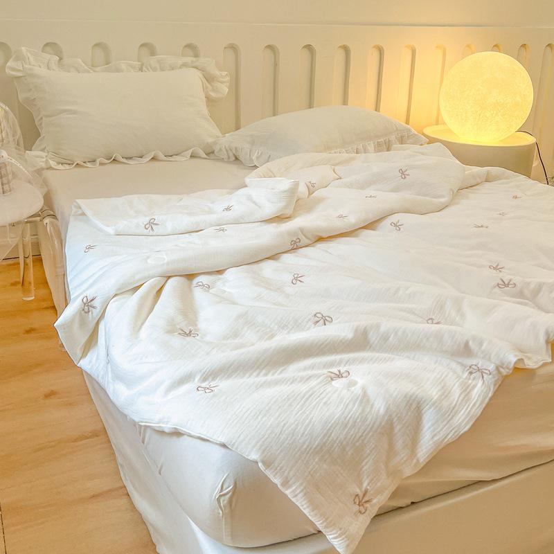 A-Class Pure Cotton Double-Layer Crinkled Gauze Embroidered Summer Quilt & Blanket