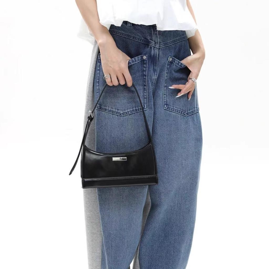 Texture niche fashion versatile bag 2025 new simple French premium shoulder portable commuter underarm bag