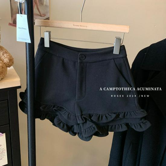 

2026 Autumn/Winter Women s High-Waisted Ruffled Woolen Shorts with Lace Trim - Elegant, Versatile, Slimming Bootcut Hem Design. S [Recommended for 80-95 kg]