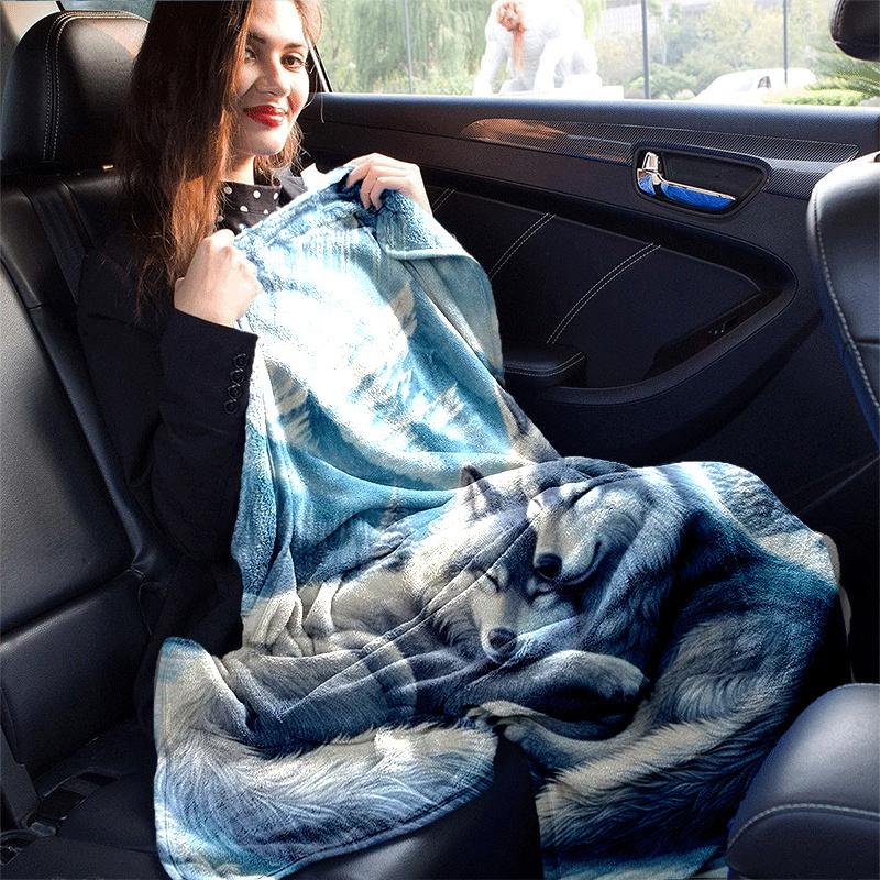 1pc Wolf Printing Lightweight Flannel Blanket, Comfortable and Warm Blanket, for Camping Sofa Bed and Couch Office, in All Seasons