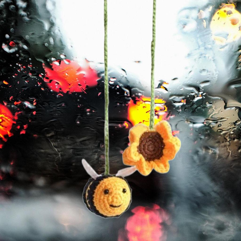 Crochet Knitted Bee Sunflower Pendant Cute Decor Automotive Interior Charms Decorations Rearview Mirror Hanging Ornament