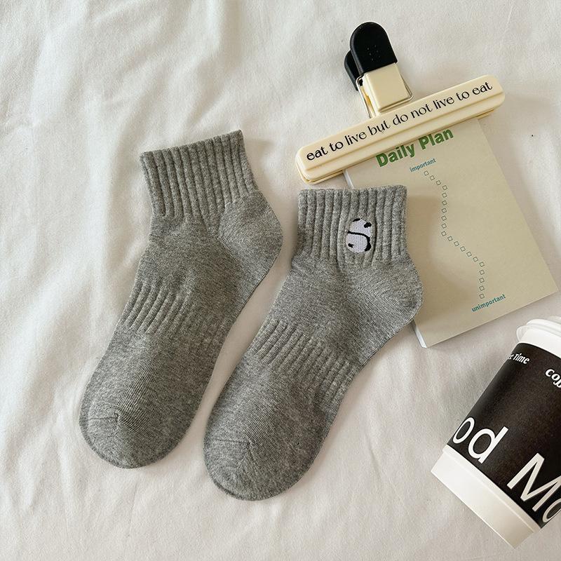 Śmieszne Słodkie Skarpetki Panda z Haftem Kobiety Harajuku Kawaii Zwierzę Czarne i Białe Panda Haftowane Krótkie Skarpetki do Kostki