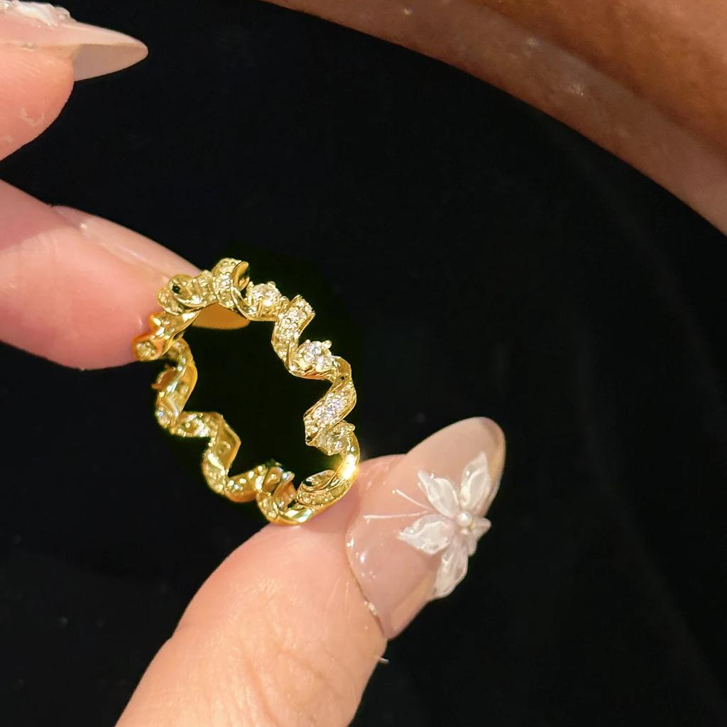 Fashion Light Luxury Commuter Classic Exquisite Temperament Full Diamond Phone Wire Winding Ring Design Sense Zircon Ring Woman