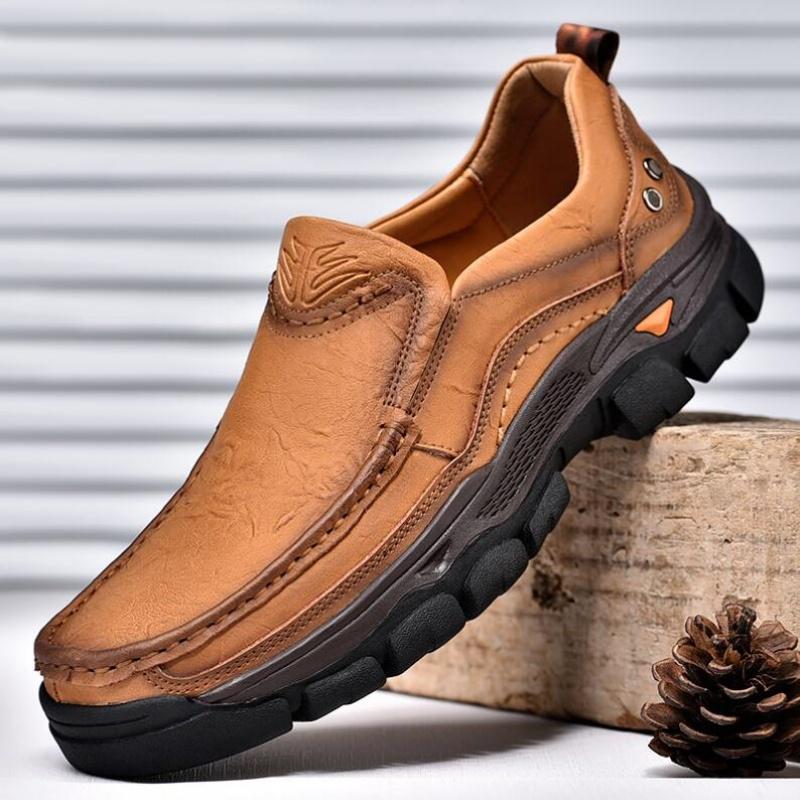 Genuine Leather Men Shoes Casual Outdoor Slip On Loafers Men Leather Shoes Flats Moccasins Walking Shoes Non-Slip Dropshipping
