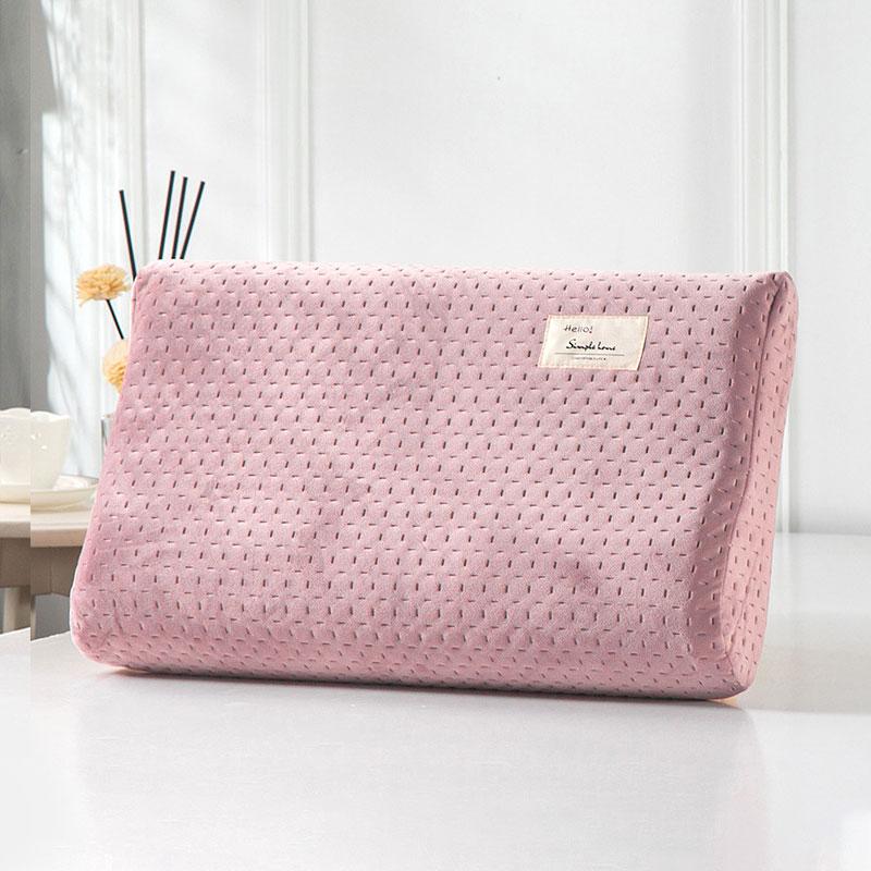 Copricuscino trapuntato sagomato in memory foam con protezione impermeabile in lattice