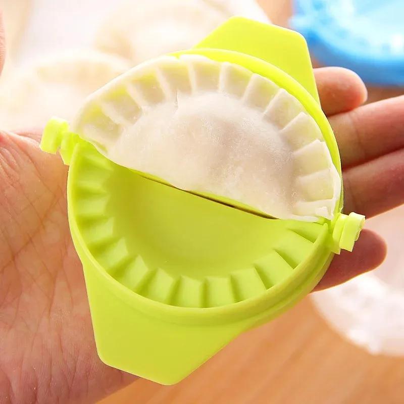 New DIY Plastic Dumpling Mold Dough Press Gadgets For Cooking Dumplings Easily Jiaozi Maker Gadget Kichen Tools Setfor Kitchen Gadget