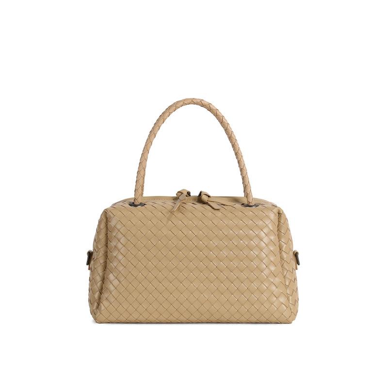 Autumn and winter new sheepskin woven bag, high-end light luxury pillow bag, large-capacity portable shoulder tote bag