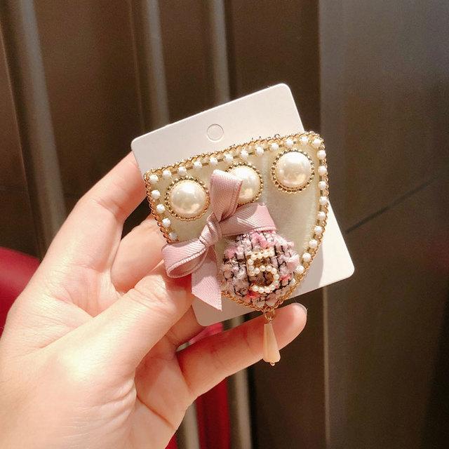 Rabbit Crown Fur Charm Simulated Pearl Brooch Pins Women Fringe Flower Ball Pearl Pendant Tassel Letter Winter Brooches