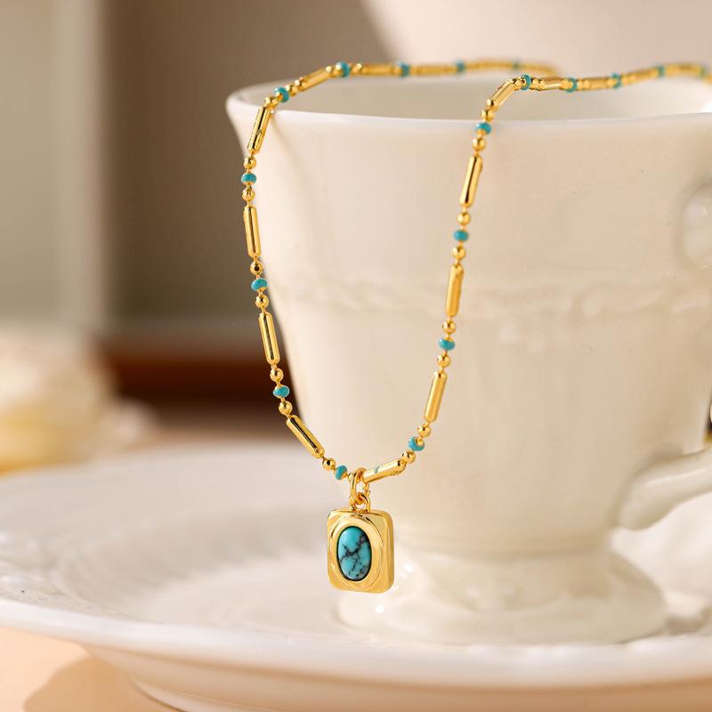 Vintage Turquoise Beaded Collarbone Necklace Elegant Versatile Light Luxury Casual Jewelry