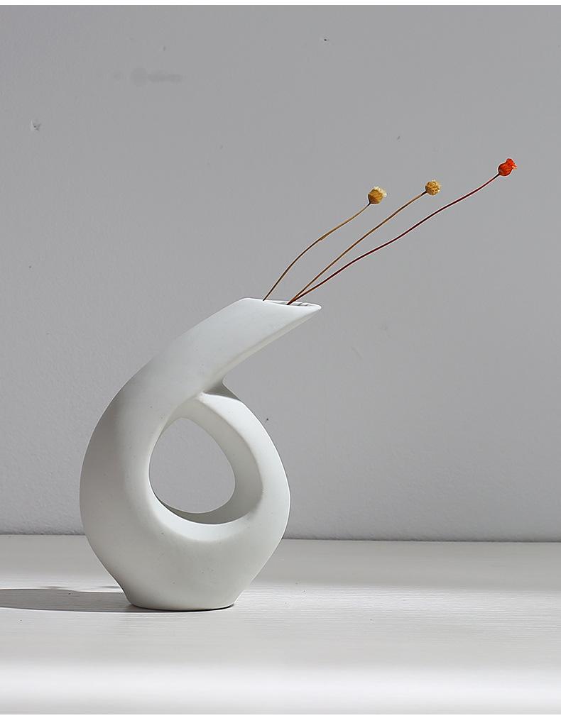 Nordic Style Ceramic Vase for Dried Flower Arrangements - Ideal for Hydroponic and Living Room Decor