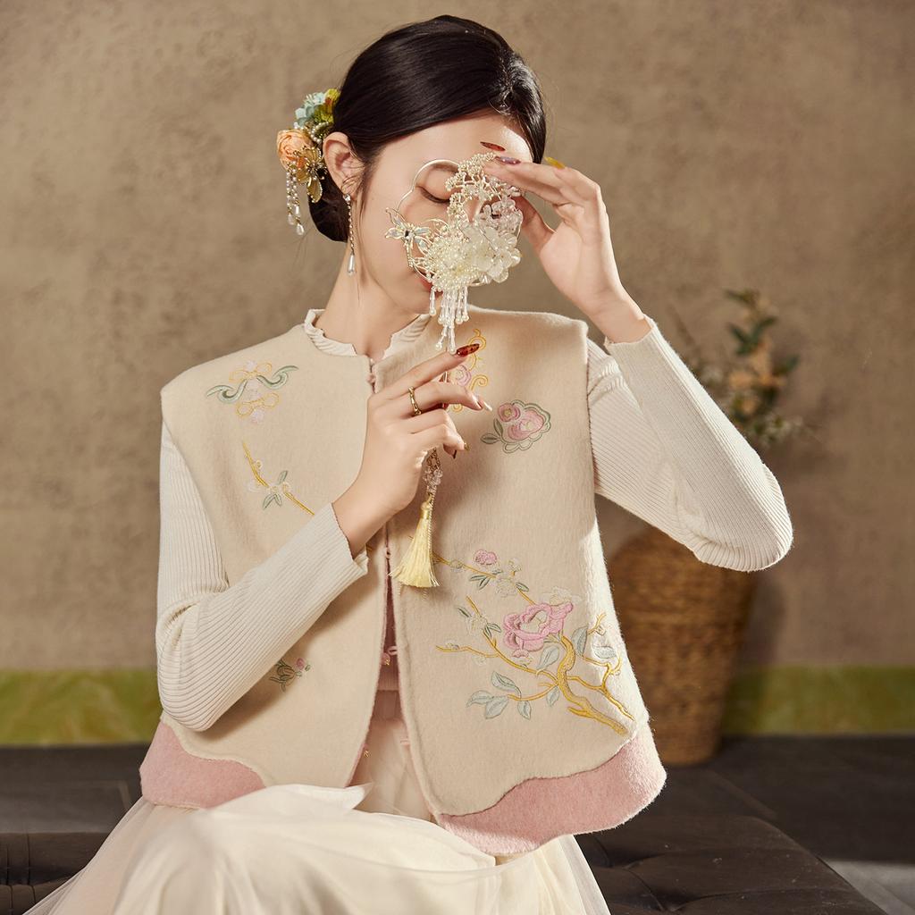 Winter national style new Chinese style high-end embroidered woolen wool reusable wool jacket + vest fashion set for women NX117
