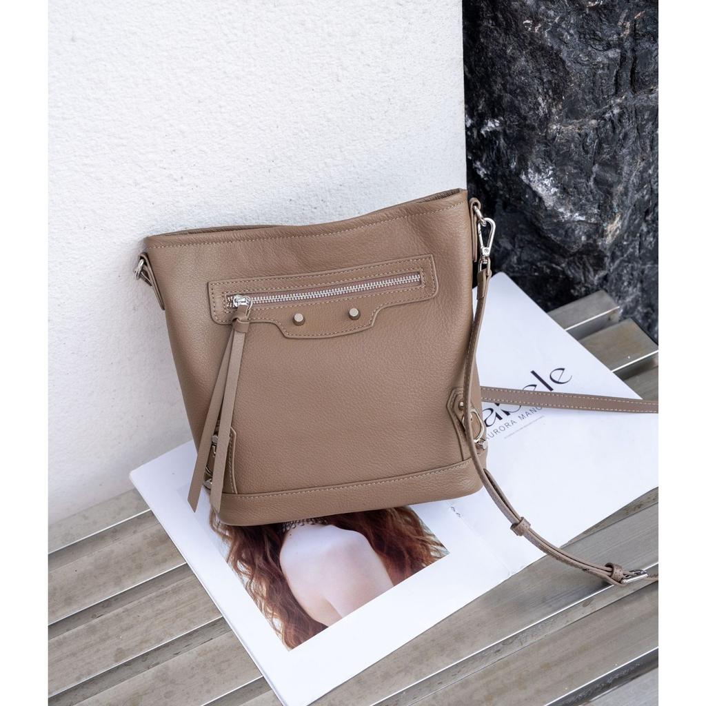 Cowhide Bucket Bag Head Bag Popular Fashion Shoulder Crossbody Practical Soft Leather Vegetable Basket Locomotive Bag